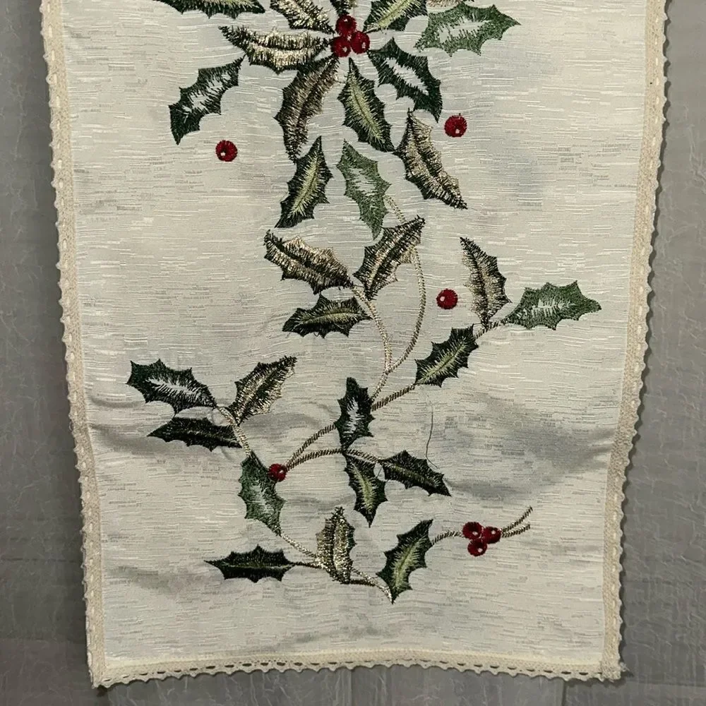 tinsel & fir Ivory Green Red Embroidered Christmas Winter Berry Table Runner